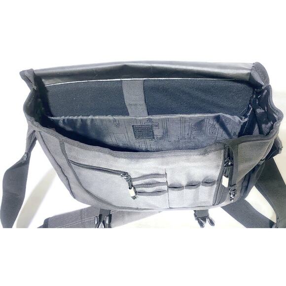 Oglio Laptop Computer Messenger Bag Gray 16 x 11 - Picture 3 of 9
